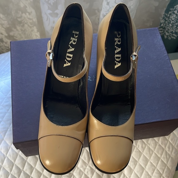 Prada vintage mary jane heels, EU 37. Pre-owned. - Picture 3 of 12